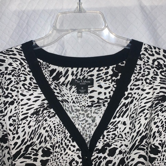 Nue Options 1X 3/4 sleeve animal print blouse - Picture 2 of 7